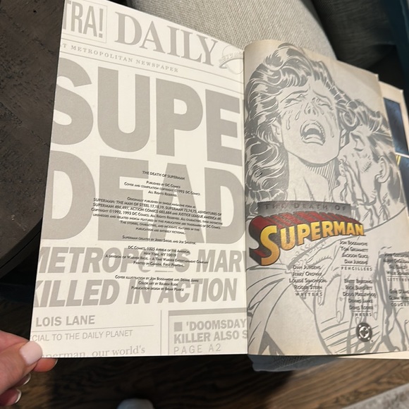 The Death of Superman 1993 DC Comics 1st Printing - Picture 5 of 13